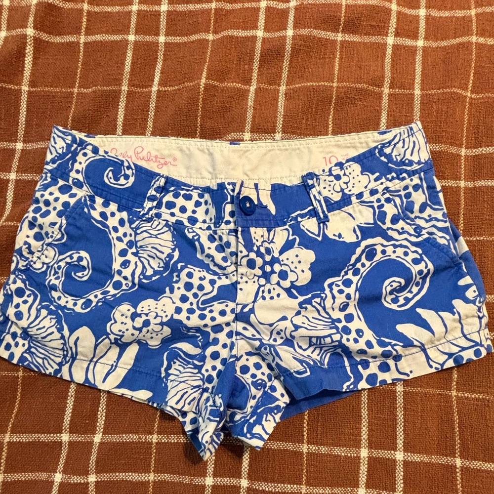 Lilly Pulitzer Walsh Shorts in Quahog Chowdah Print